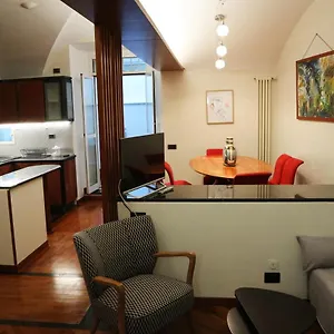 https://almapetra-colosseo.it-romehotels.com