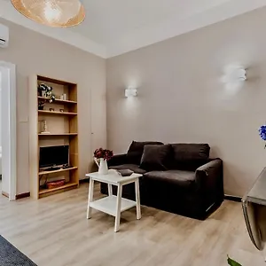 https://domus-camilla.it-romehotels.com