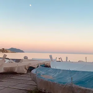 https://la-casa-di-amy.hotelitalianriviera.com
